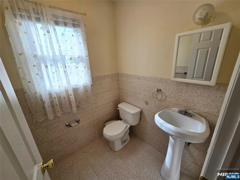 598 Broad Street Carlstadt, NJ 07072
