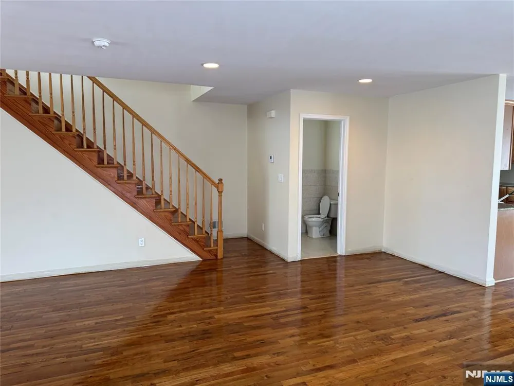 598 Broad Street Carlstadt, NJ 07072
