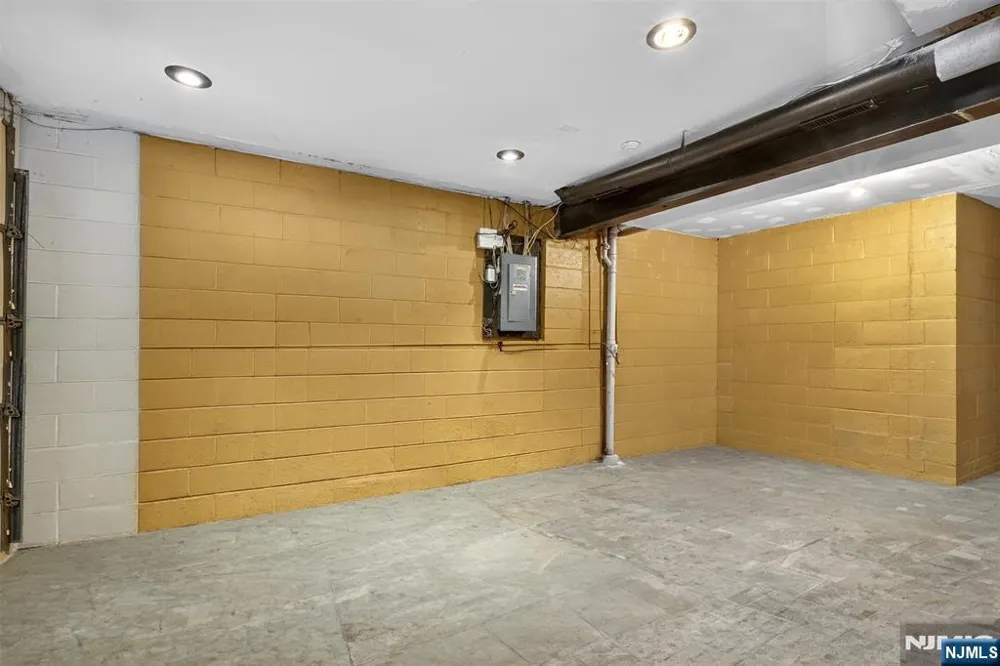 216-218 New Street Orange, NJ 07050