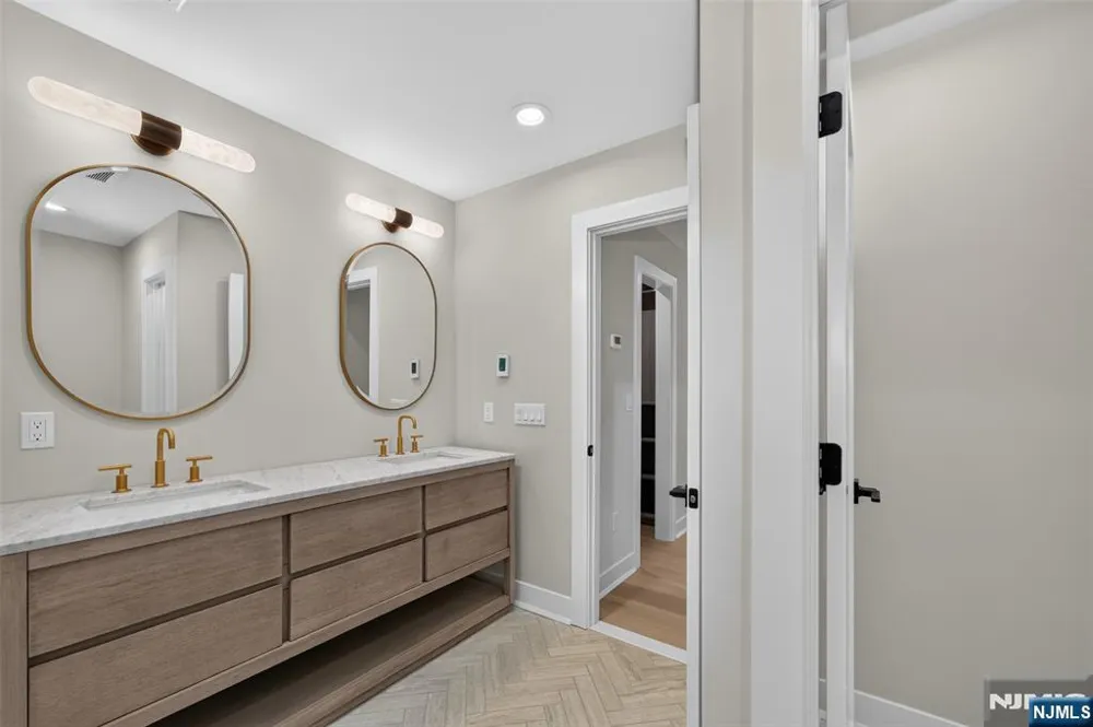 27 Crestwood Drive Glen Rock, NJ 07452