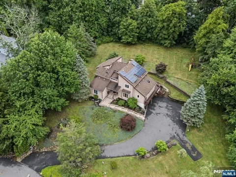 4 Skytop Drive