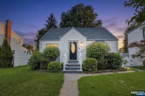 30 Schuyler Avenue