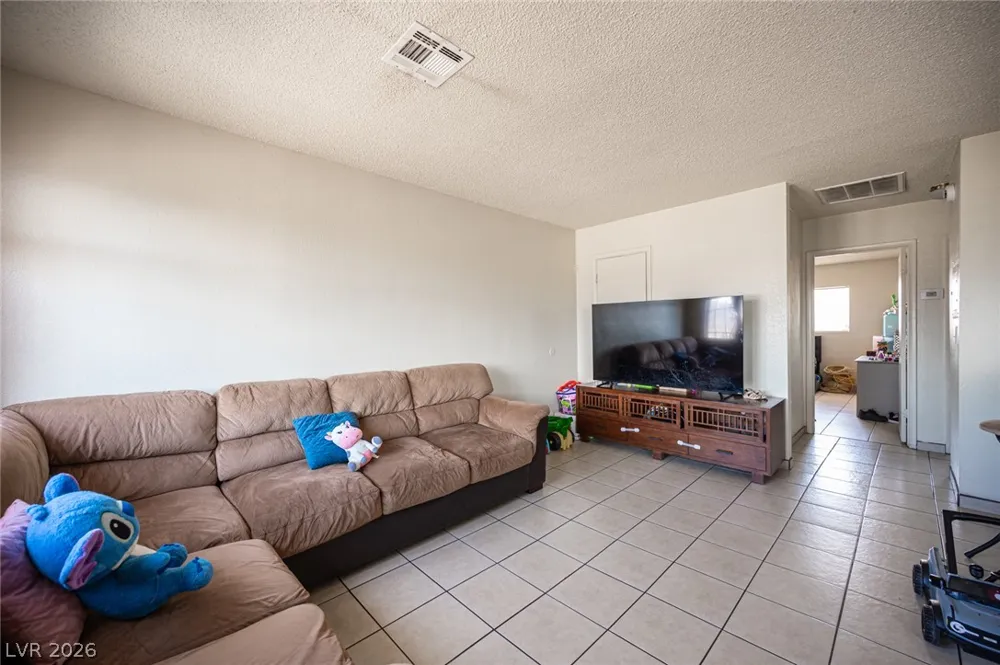 1524 Henry Drive Las Vegas, NV 89110