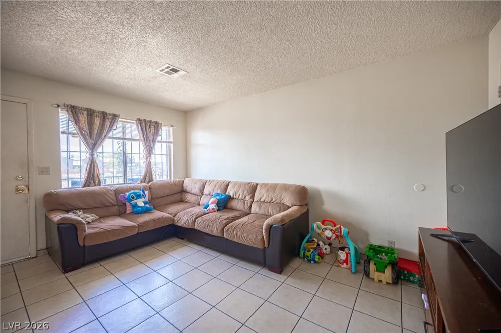 1524 Henry Drive Las Vegas, NV 89110