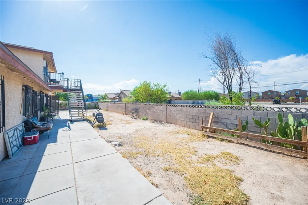 1524 Henry Drive Las Vegas, NV 89110