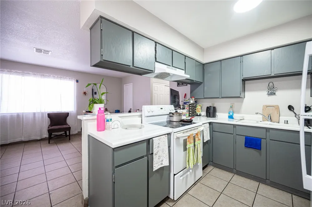 1524 Henry Drive Las Vegas, NV 89110