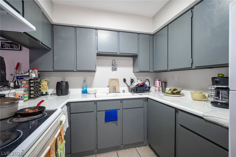 1524 Henry Drive Las Vegas, NV 89110