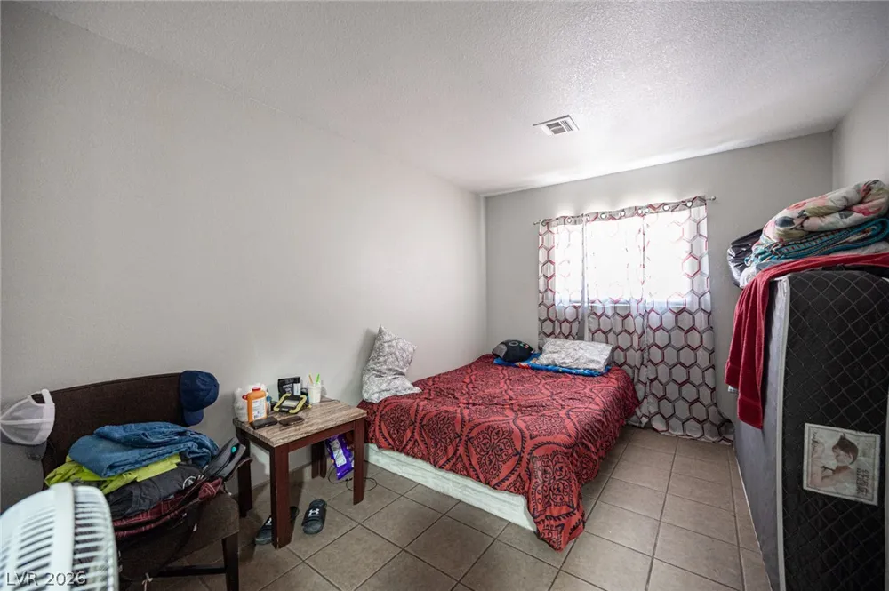 1524 Henry Drive Las Vegas, NV 89110
