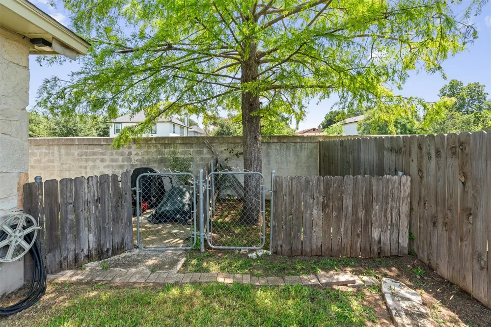 2000 Dayflower Trace Cedar Park, TX 78613