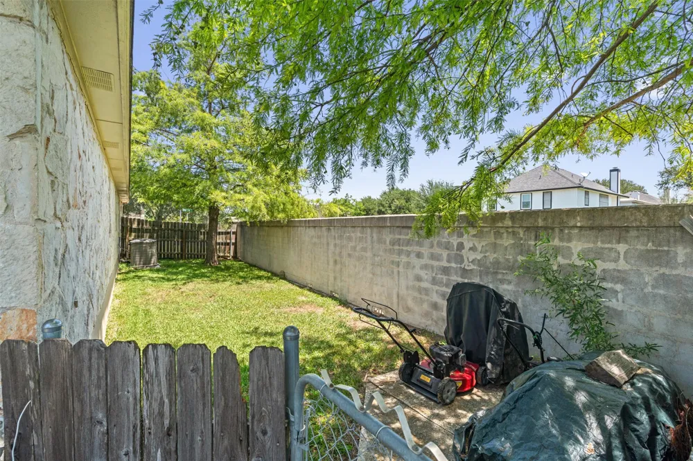 2000 Dayflower Trace Cedar Park, TX 78613