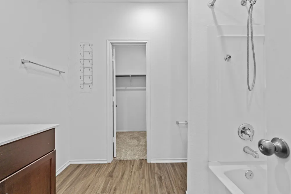 13704 Tordillo Drive Elgin, TX 78621