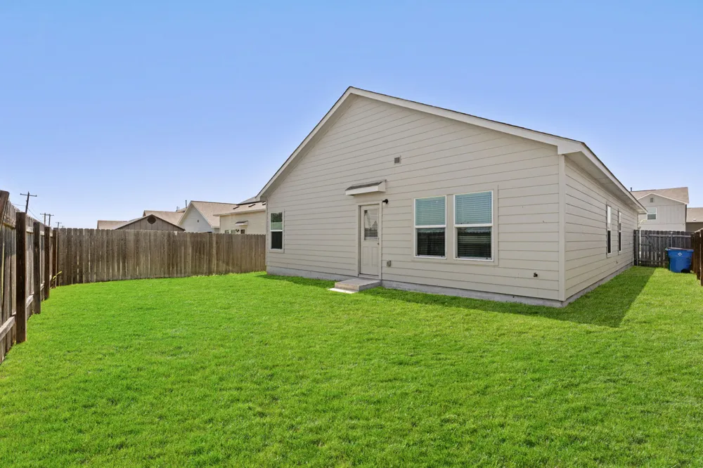 13704 Tordillo Drive Elgin, TX 78621