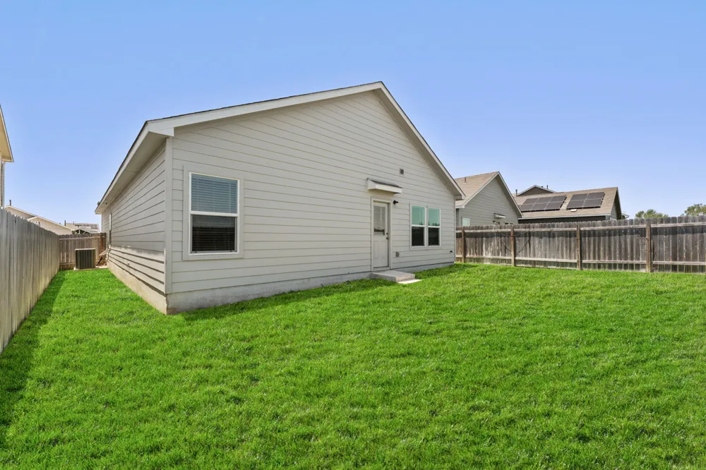 13704 Tordillo Drive Elgin, TX 78621