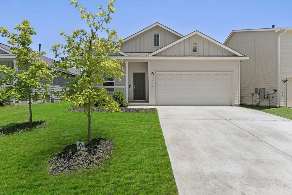 13704 Tordillo Drive Elgin, TX 78621