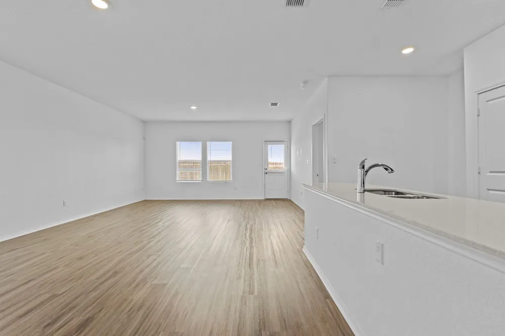 13704 Tordillo Drive Elgin, TX 78621