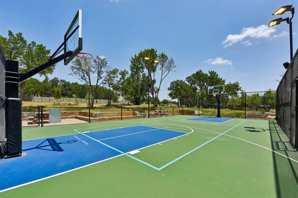 240 Diamondback Drive Georgetown, TX 78628