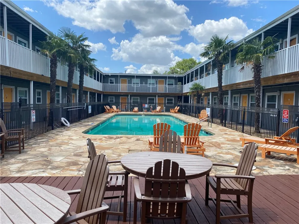 2401 Manor Road #207 Austin, TX 78722