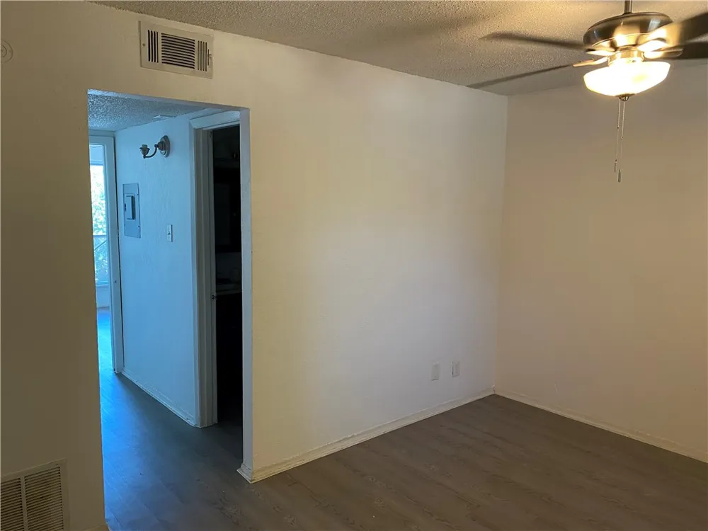 2401 Manor Road #207 Austin, TX 78722
