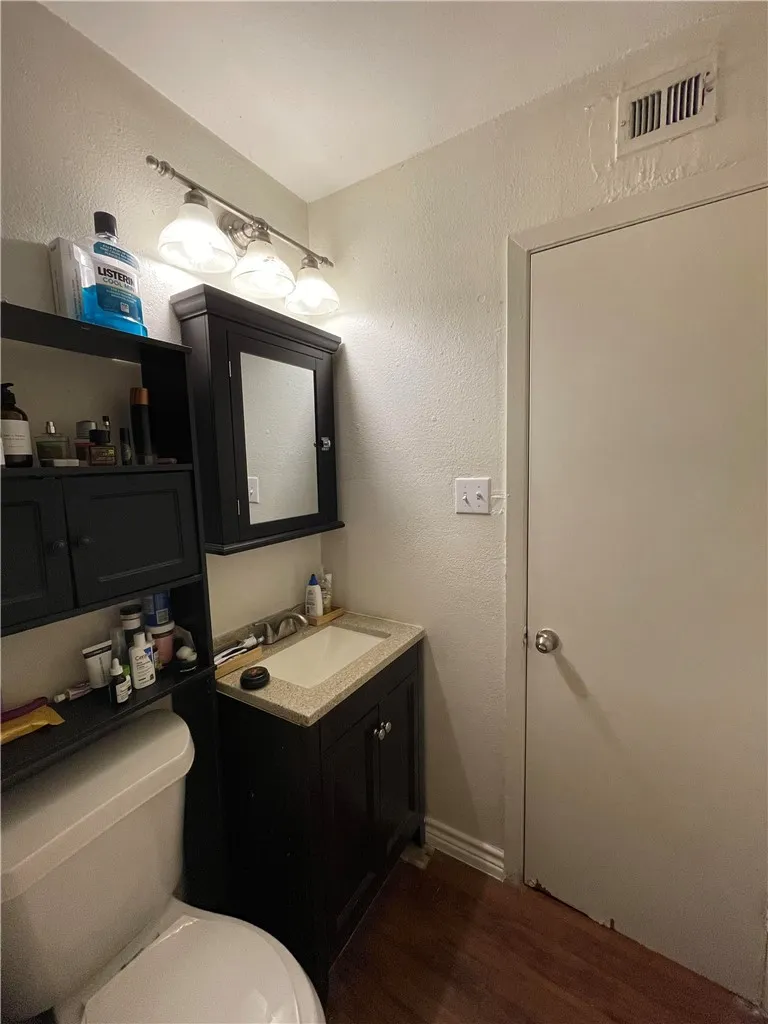 2401 Manor Road #207 Austin, TX 78722