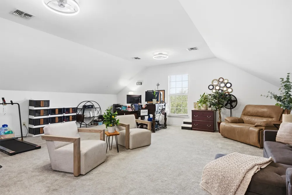 21911 Moffat Drive Briarcliff, TX 78669
