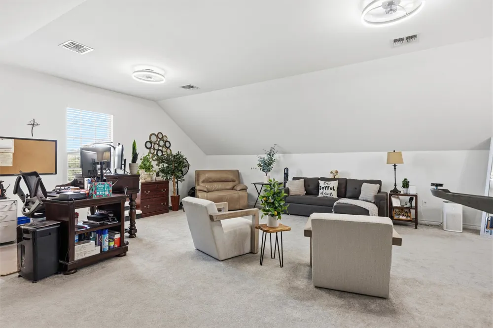21911 Moffat Drive Briarcliff, TX 78669