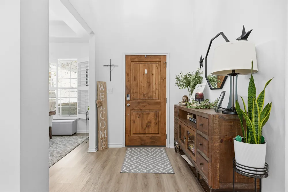 21911 Moffat Drive Briarcliff, TX 78669