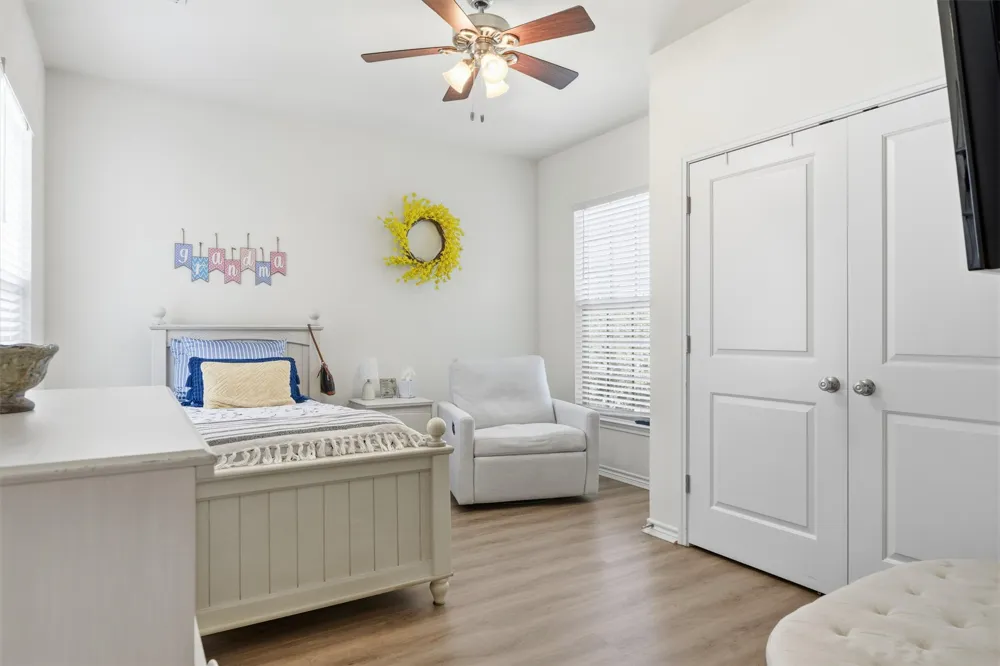 21911 Moffat Drive Briarcliff, TX 78669