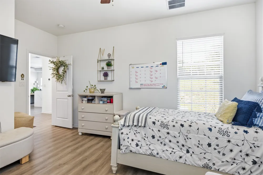 21911 Moffat Drive Briarcliff, TX 78669
