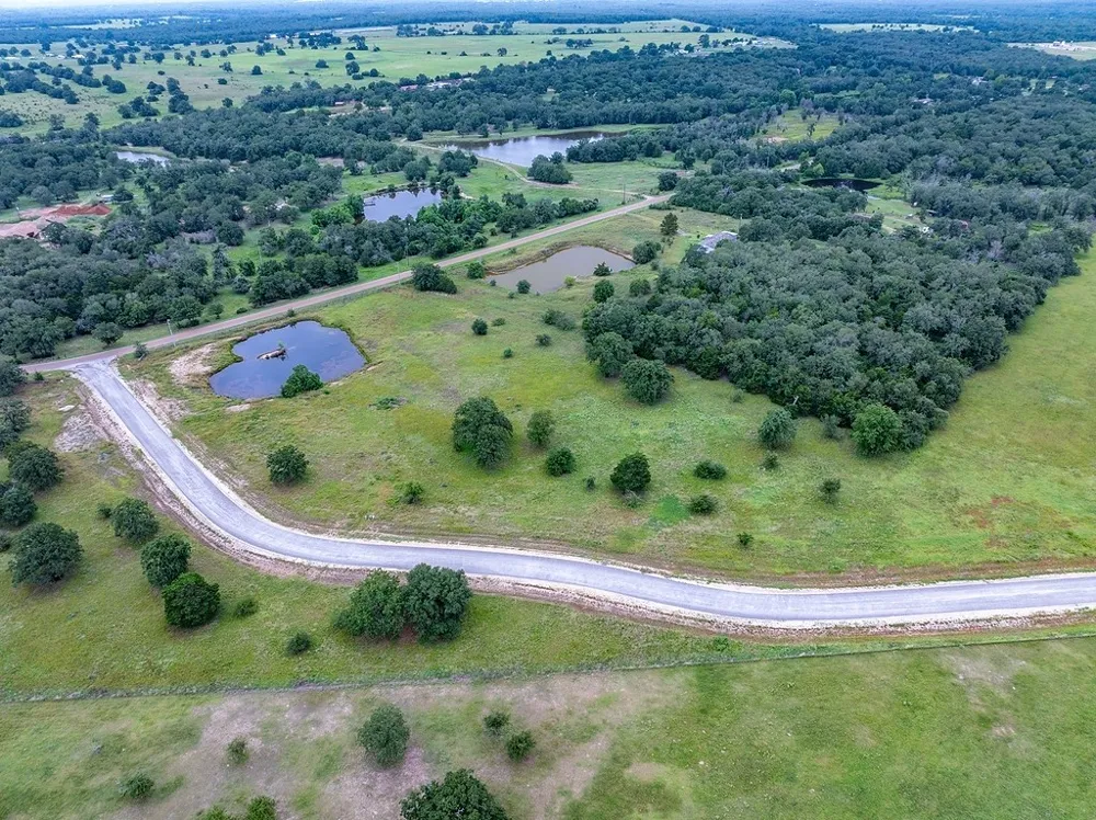 2 Feder Way West Point, TX 78963