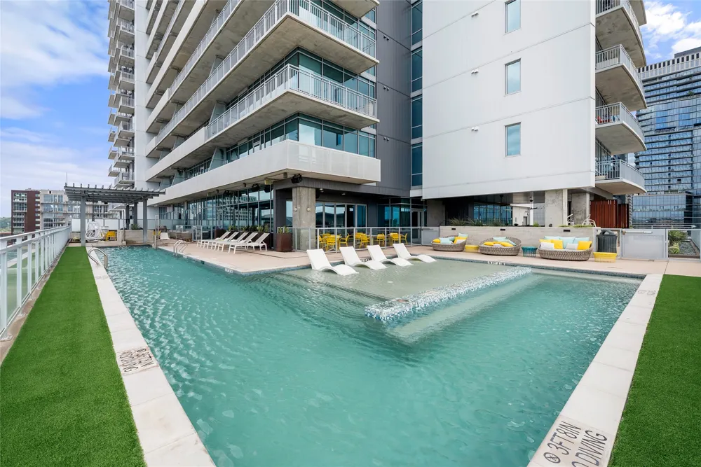 222 West Avenue #2802 Austin, TX 78701