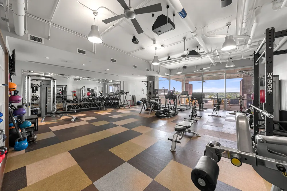 222 West Avenue #2802 Austin, TX 78701