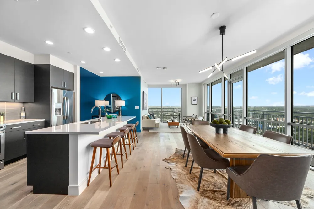 222 West Avenue #2802 Austin, TX 78701