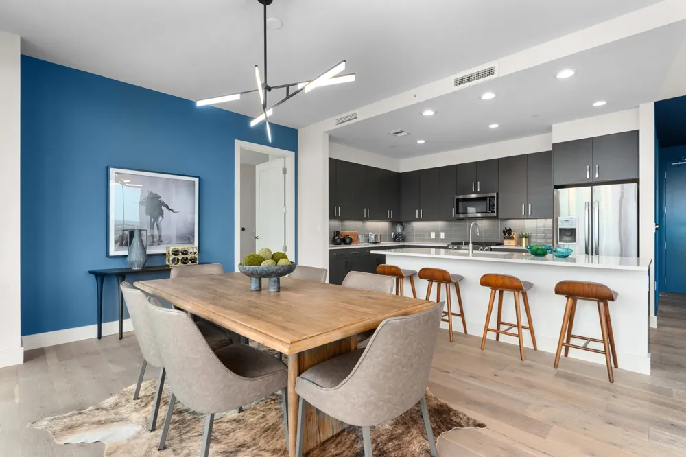 222 West Avenue #2802 Austin, TX 78701