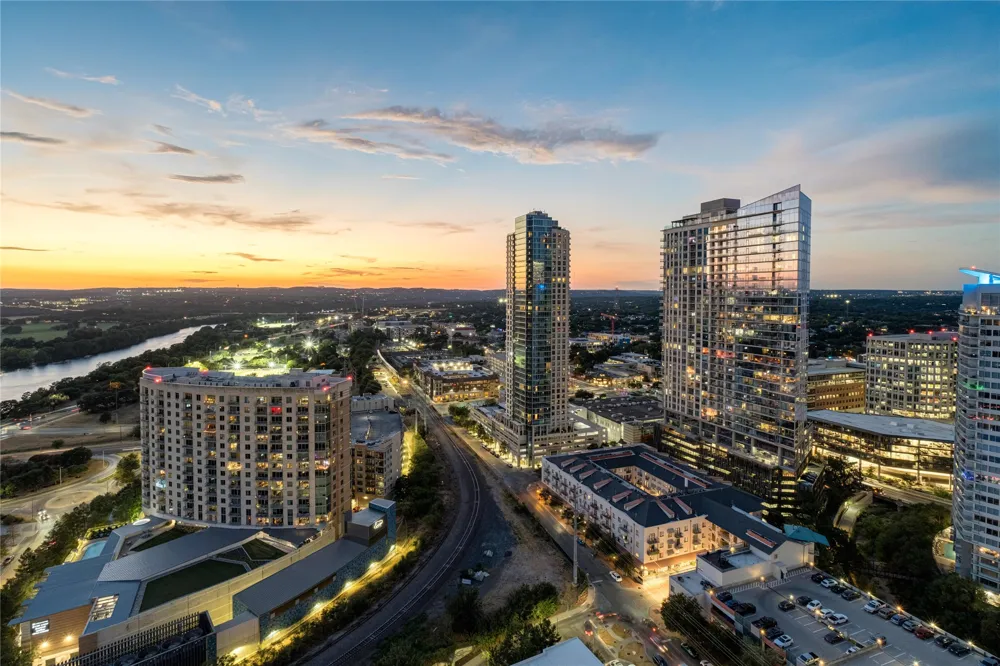 222 West Avenue #2802 Austin, TX 78701