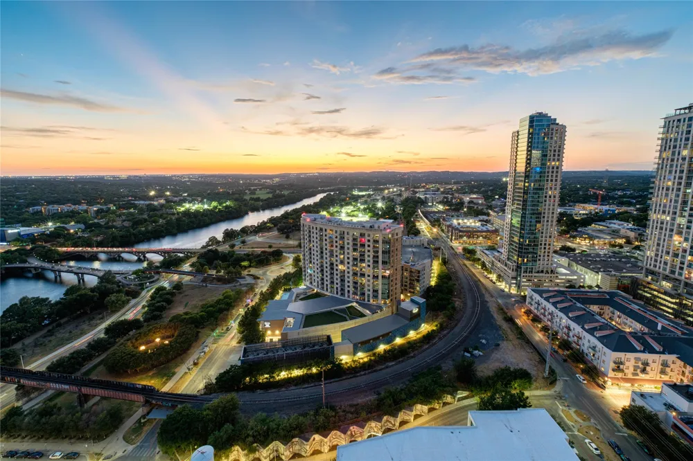 222 West Avenue #2802 Austin, TX 78701