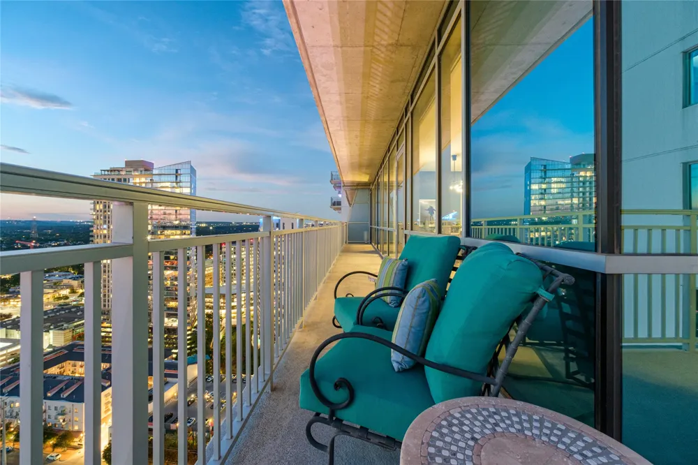 222 West Avenue #2802 Austin, TX 78701