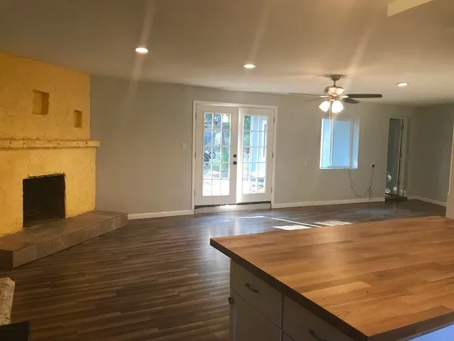 6304 Hudson Bend Road Austin, TX 78734