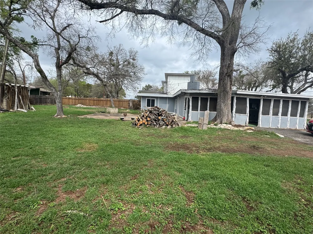 6304 Hudson Bend Road Austin, TX 78734
