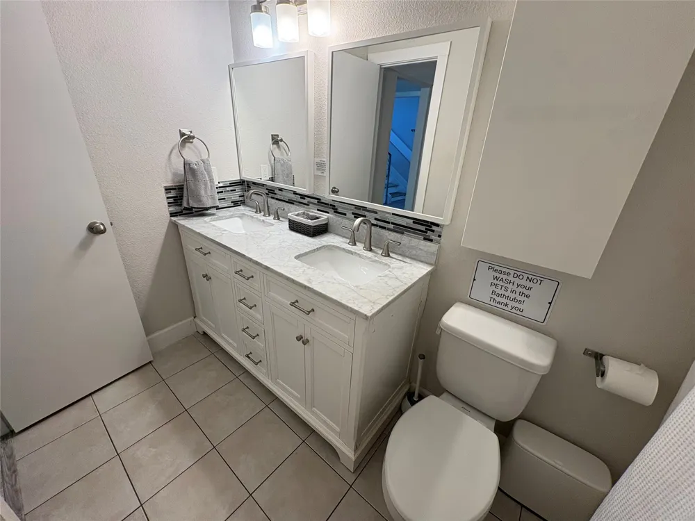 553 Demarett Drive Point Venture, TX 78645