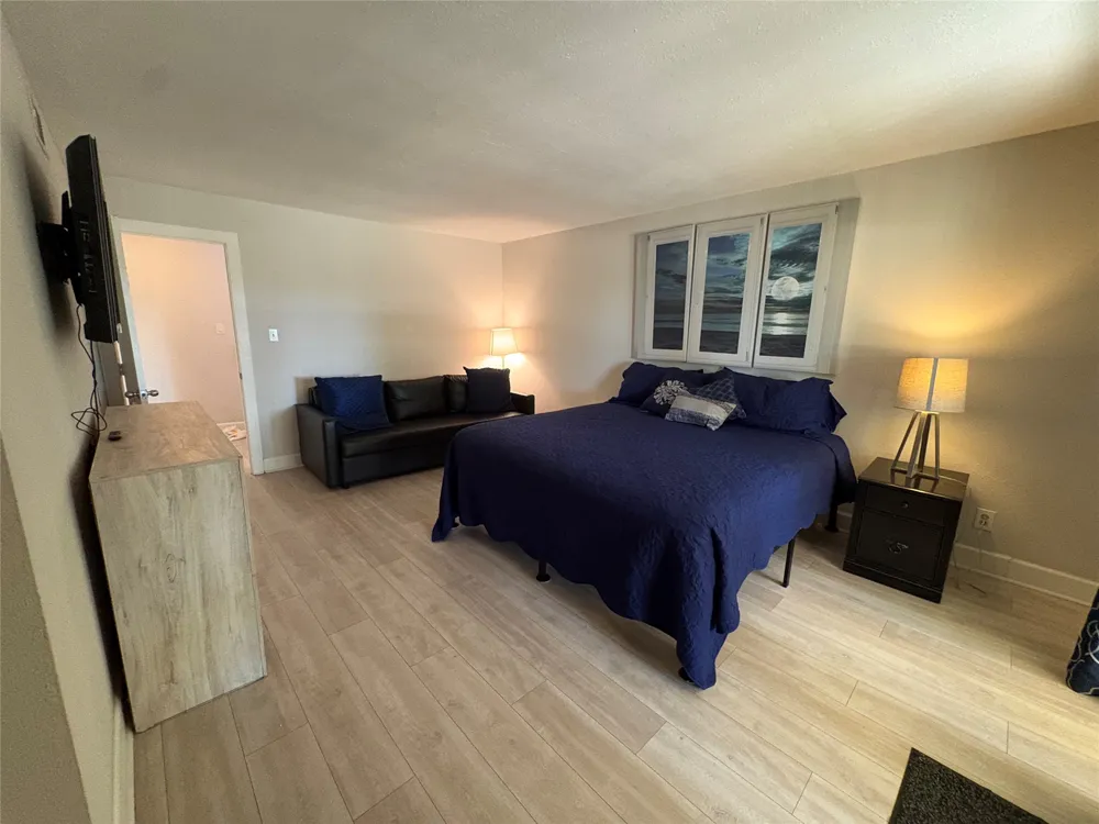 553 Demarett Drive Point Venture, TX 78645