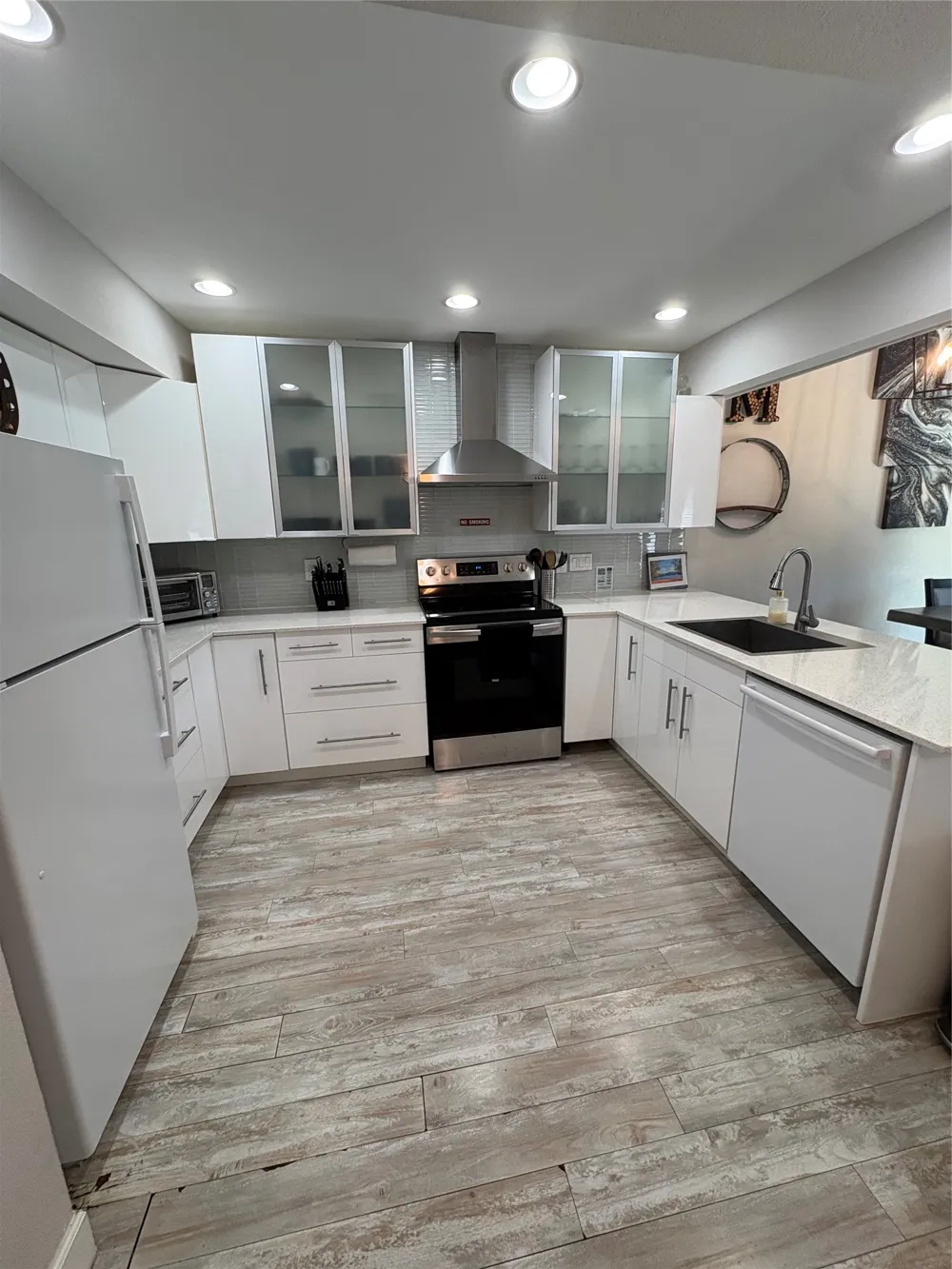 553 Demarett Drive Point Venture, TX 78645