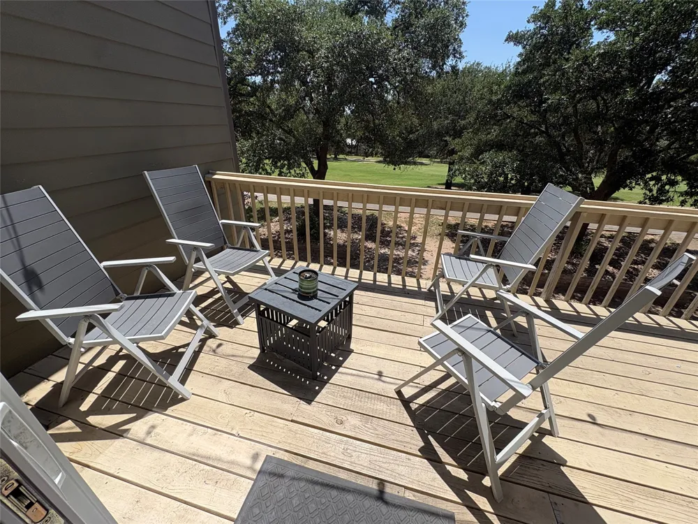 553 Demarett Drive Point Venture, TX 78645