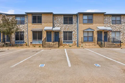 3009 Whisper Oaks Lane #C