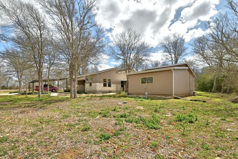 2247 Old Highway 20 McDade, TX 78650