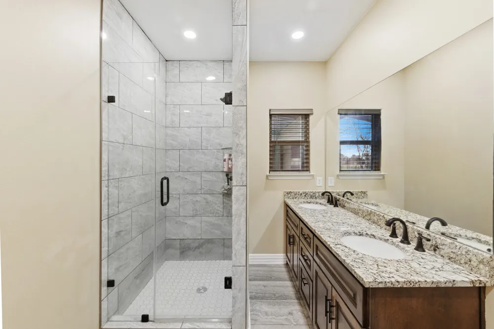 2247 Old Highway 20 McDade, TX 78650