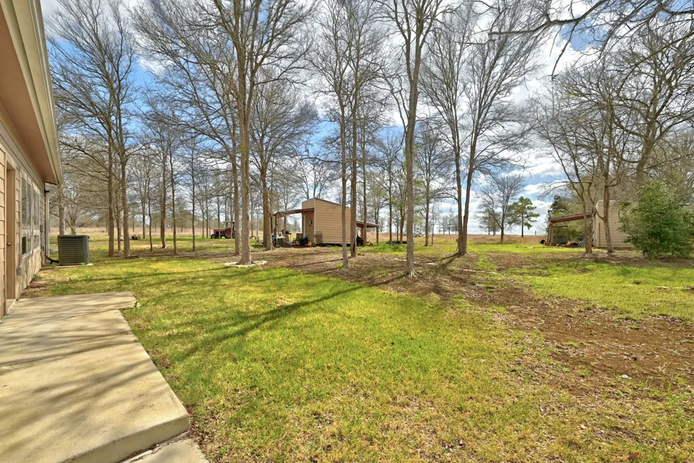 2247 Old Highway 20 McDade, TX 78650