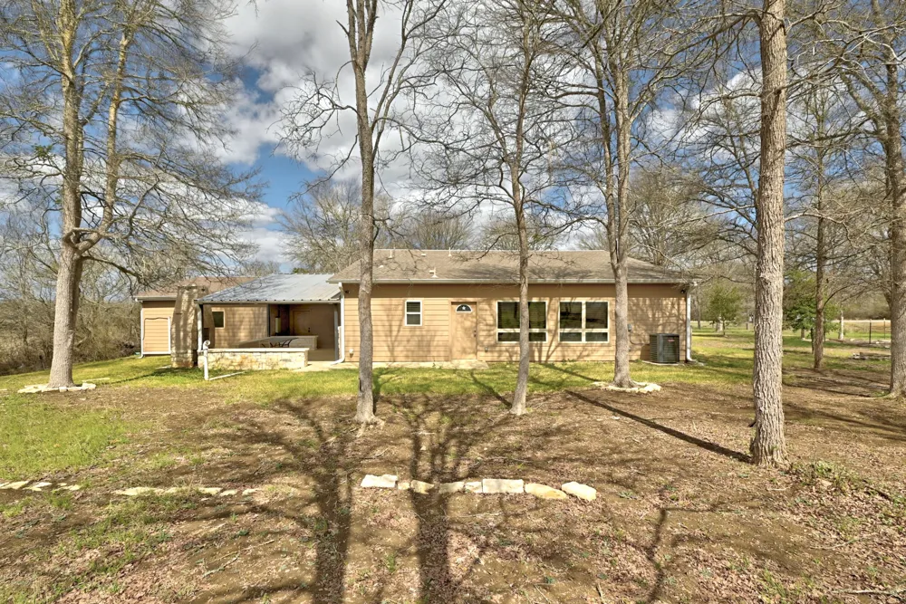 2247 Old Highway 20 McDade, TX 78650