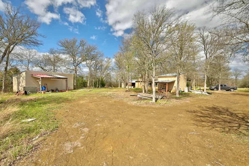 2247 Old Highway 20 McDade, TX 78650