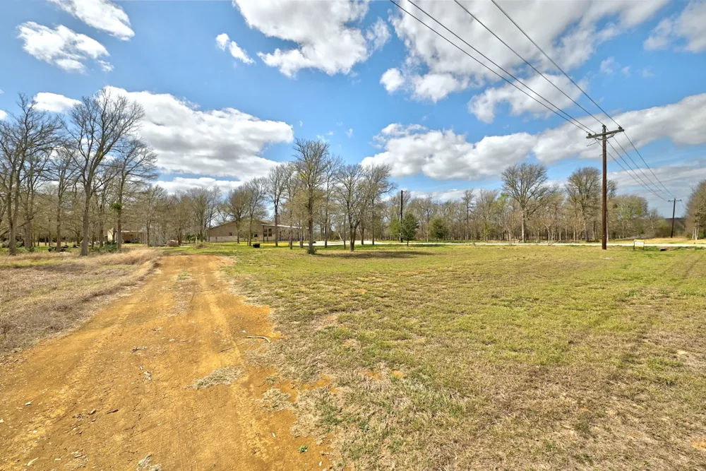 2247 Old Highway 20 McDade, TX 78650