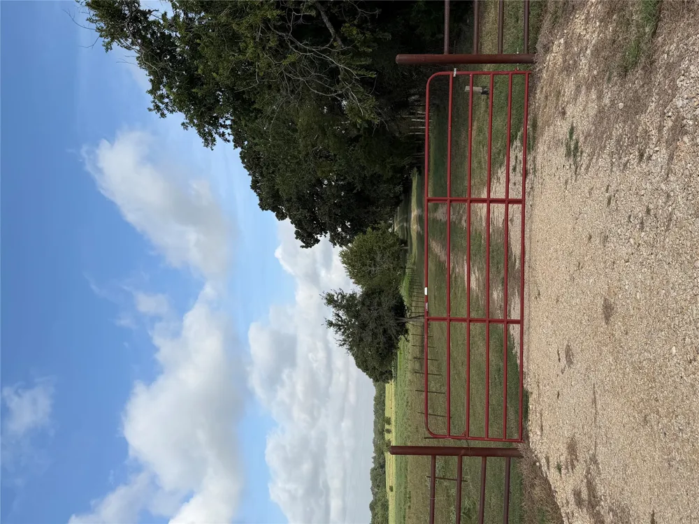 15892 Wood Rd Highway Holland, TX 76534